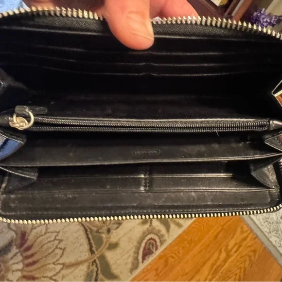 Coach Vintage Chelsea Black Pebble Leather Zip Around AccordionWallet - Picture 6 of 10